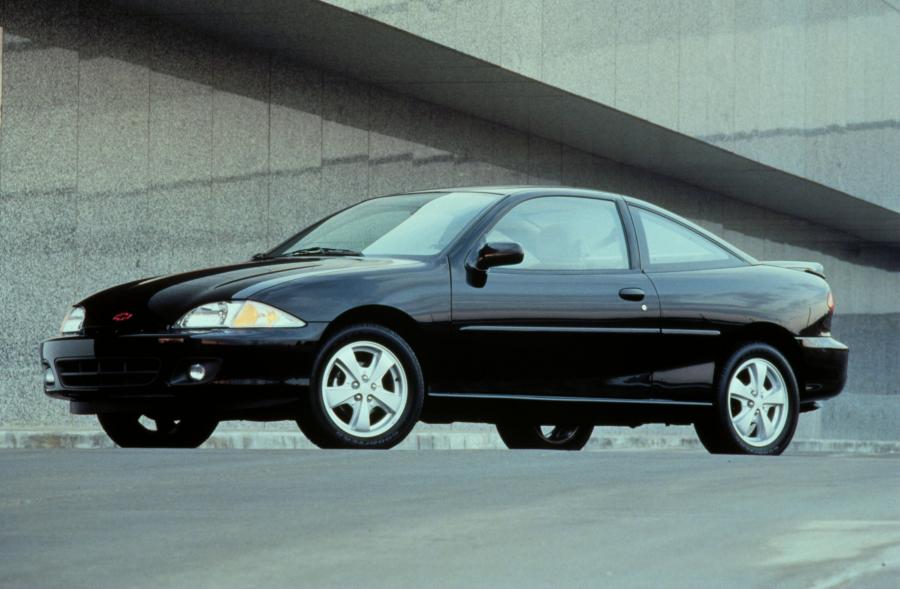  Chevrolet Cavalier Coupe 2000 года  (фото 14 из 19)
